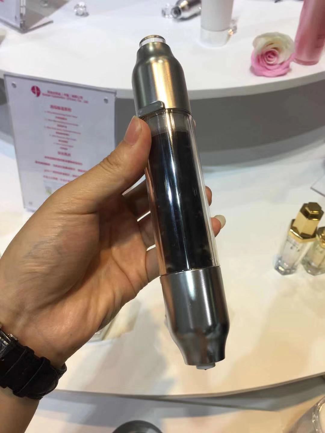 RL31 30ml Cylinder-shaped Serum essence Airless Bottle